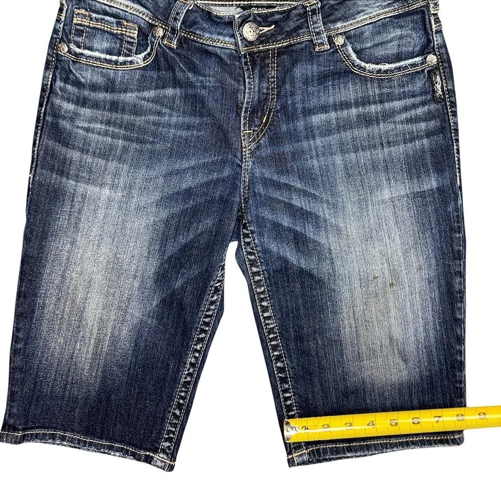 Silver Jeans Co Suki Mid Rise Curvy Bermuda Denim Shorts Dark Wash W31 L11